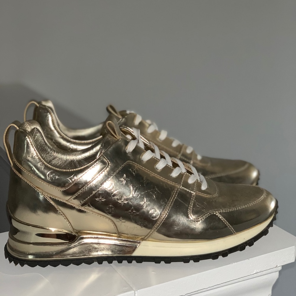 Louis Vuitton Sneakers - Picture 2 of 3